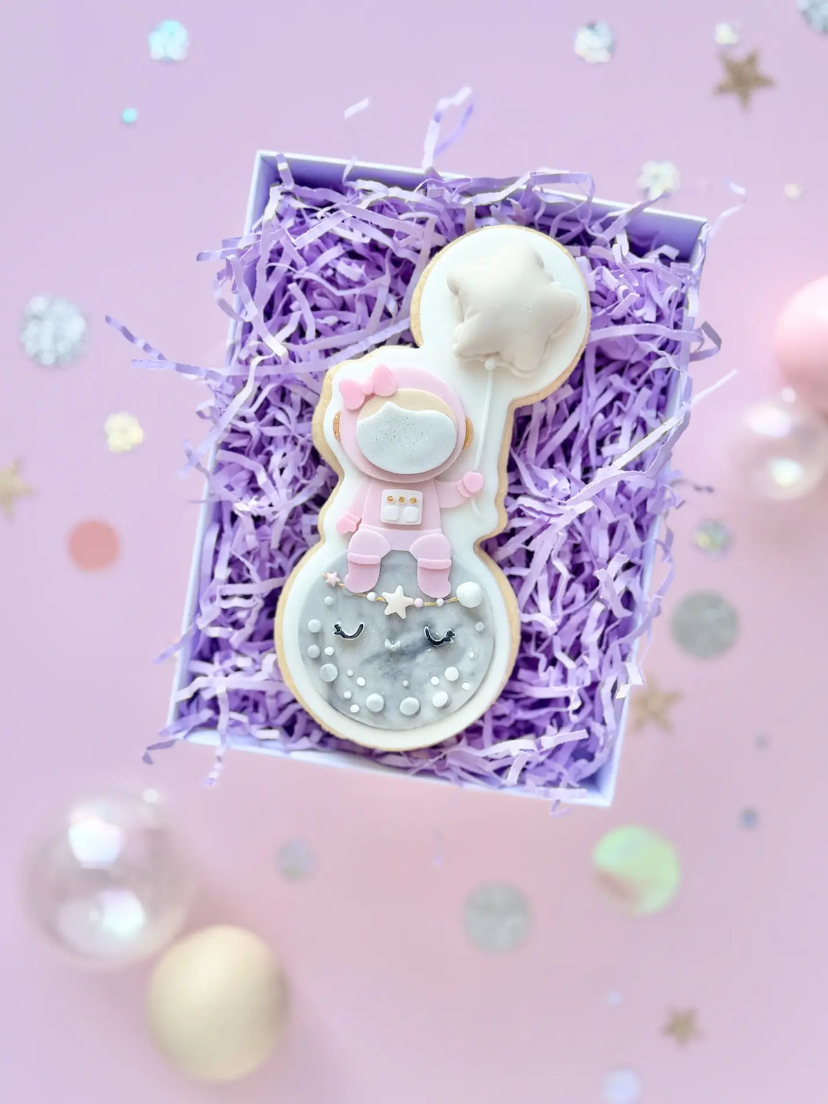 Süße Astronautin auf dem Mond – Produktmotiv für Cookie Cutter und Stempel – Danis Drip
