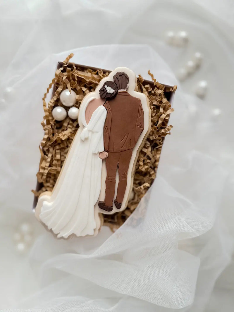 Wedding couple from behind Cookie Cutter & Stamp – STL File
