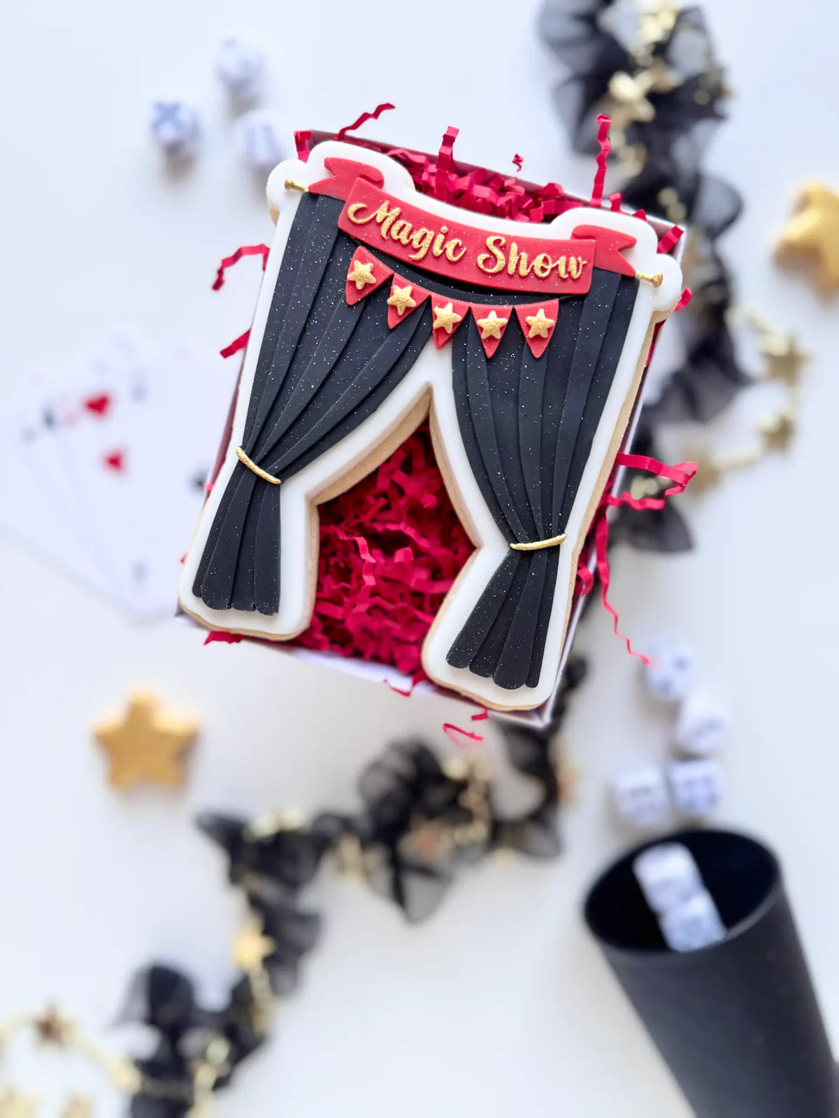 Vorhang auf – Cookie Cutter & Stempel – Produktmotiv für Cookie Cutter und Stempel – Danis Drip