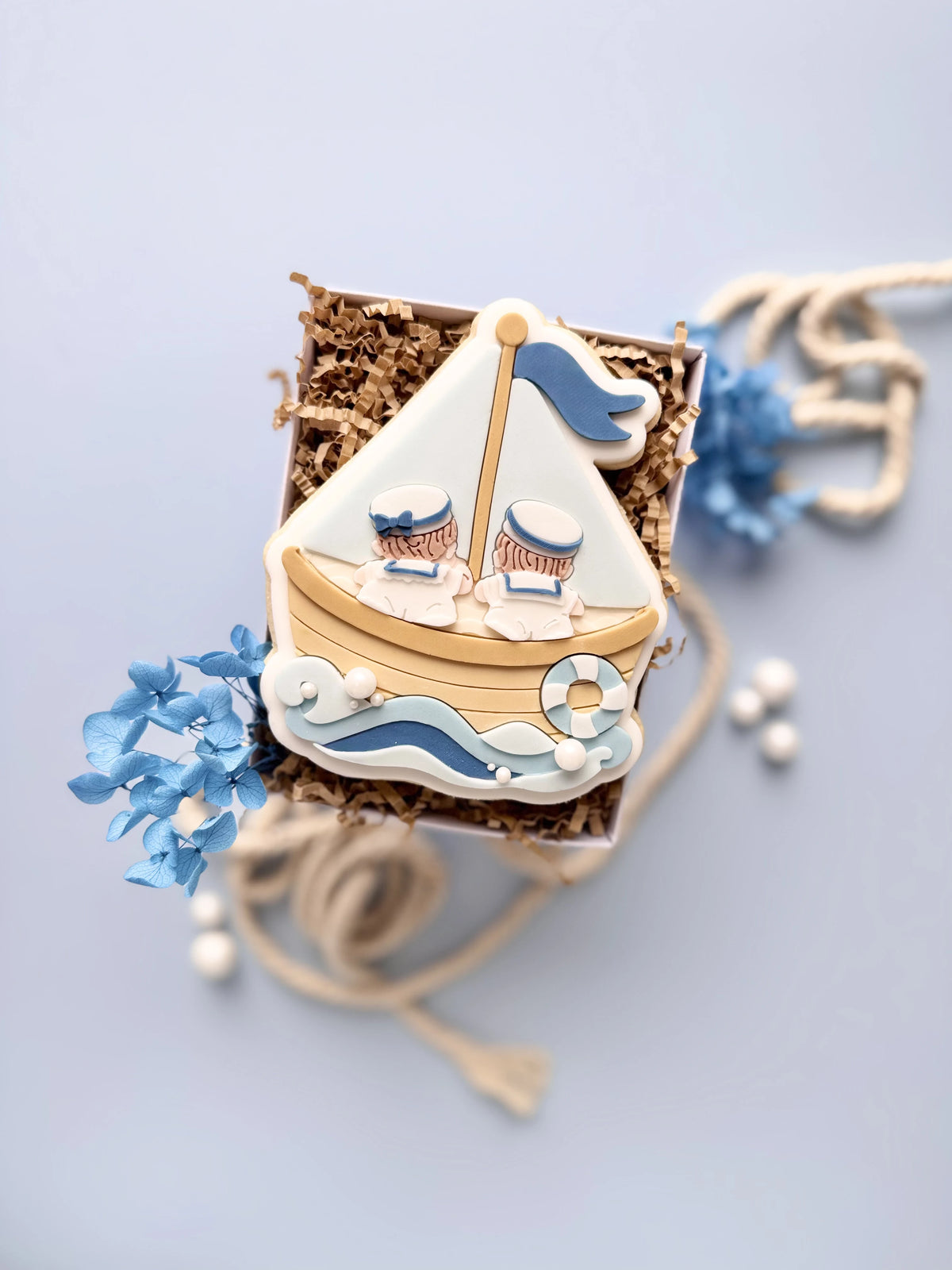 Boot mit Babys als Cookie Cutter und Stempel – maritimes Backmotiv von Danis Drip
