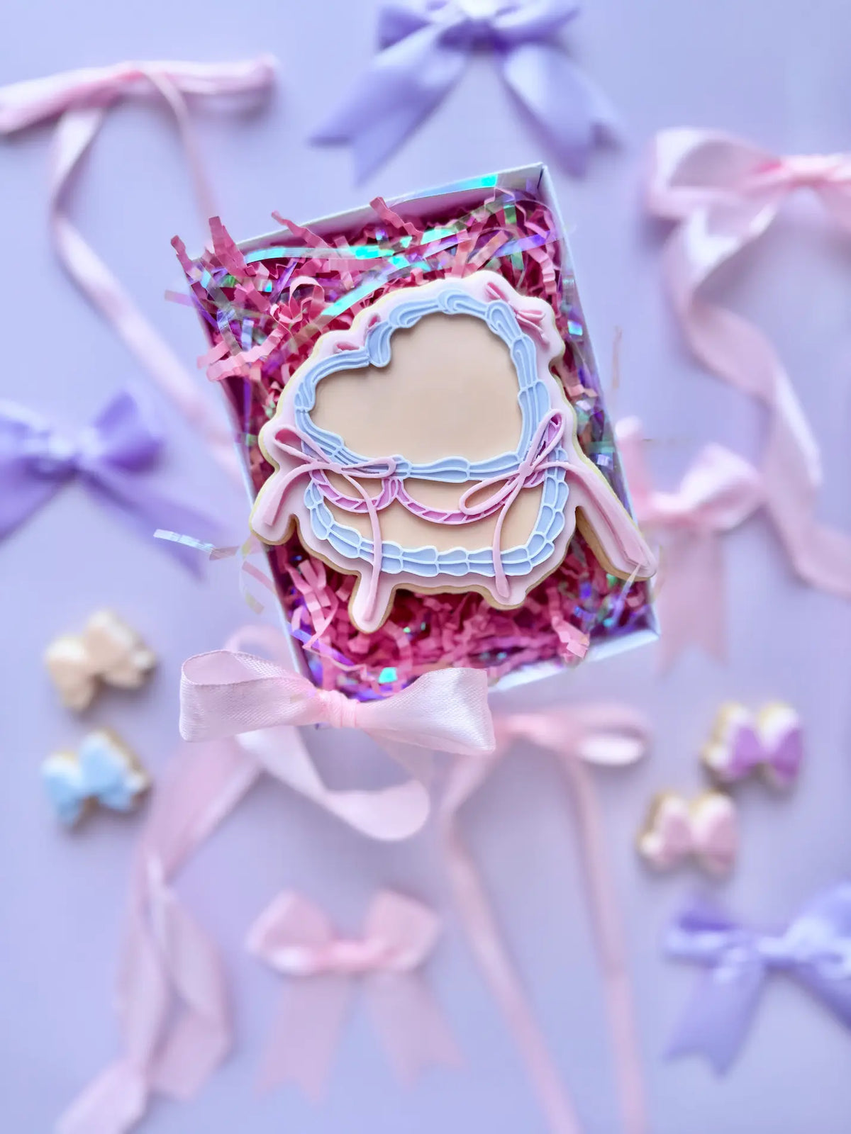 Vintage-Herztorte mit Schleife -Cookie Cutter & Stempel – Produktmotiv für Cookie Cutter und Stempel – Danis Drip