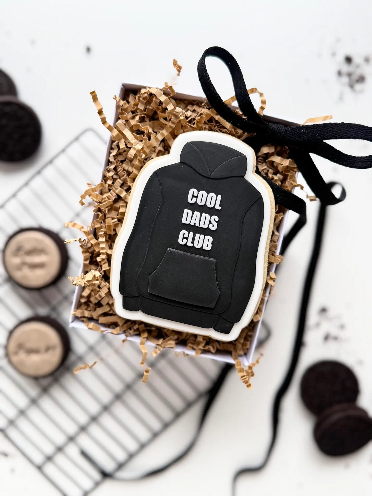 Hoodie „Cool Dads Club“ – Cookie Cutter & Stempel (Papa, Vatertag & Baby Kollektion) – Produktmotiv für Cookie Cutter und Stempel – Danis Drip