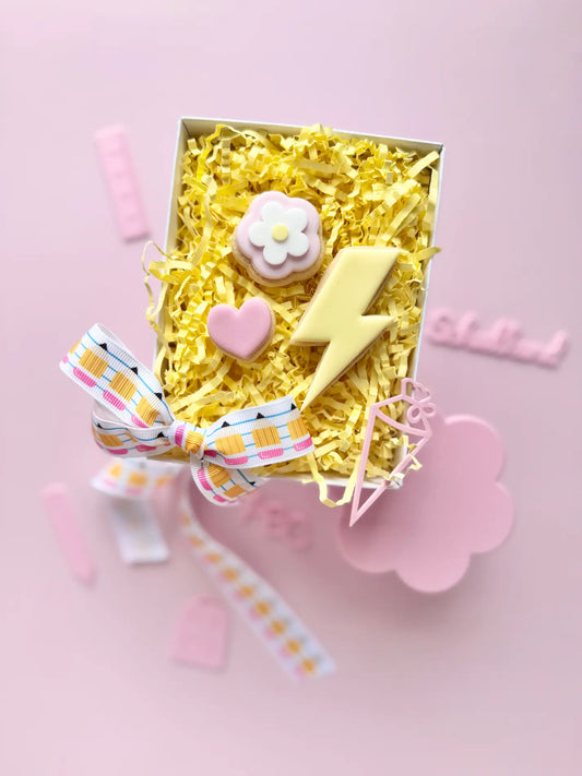 Mini Schulstart Set – Cookie Cutter & Stempel (Blitz, Herz & Blume | 3-teilig) – Produktmotiv für Cookie Cutter und Stempel – Danis Drip
