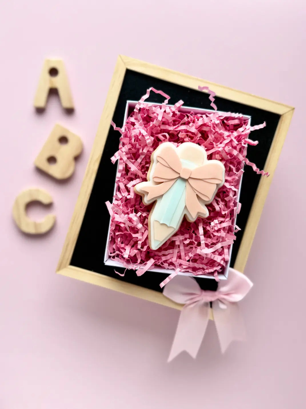 Stift mit Schleife – Cookie Cutter & Stempel – Produktmotiv für Cookie Cutter und Stempel – Danis Drip